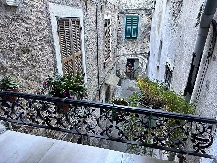 Immagine 1 di Casa trifamiliare in vendita  a Vallecrosia