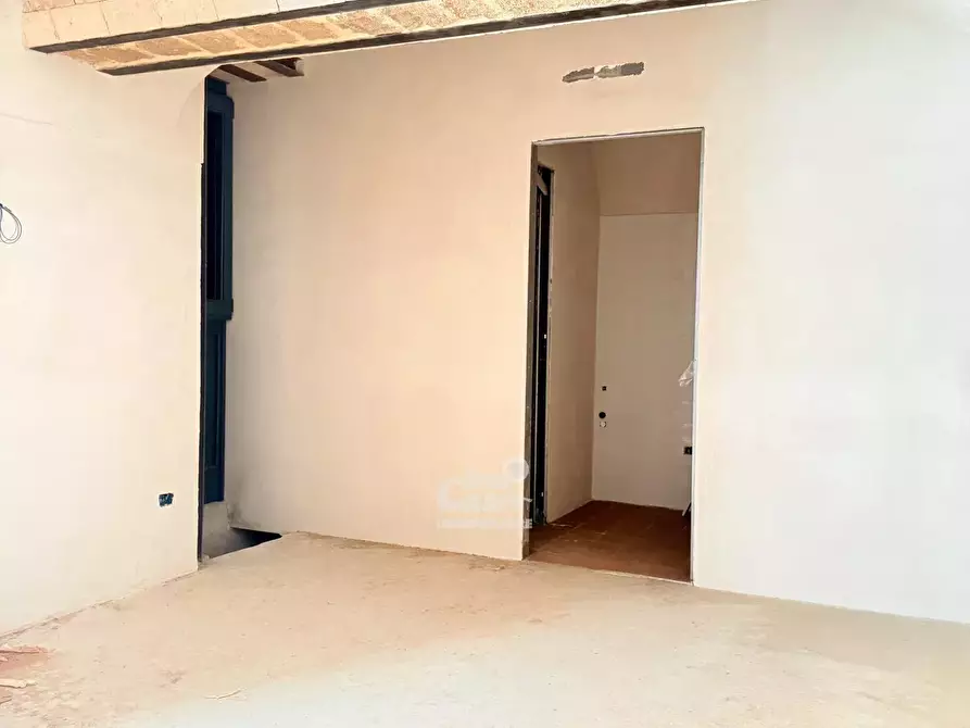 Immagine 10 di Casa trifamiliare in vendita  a Marsala