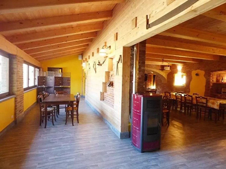 Immagine 10 di Attico in vendita  a Baldissero D'alba