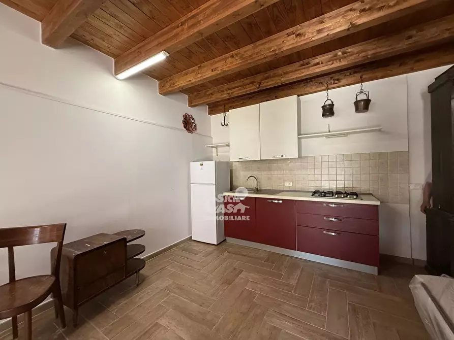 Immagine 1 di Casa trifamiliare in affitto  a Marsala