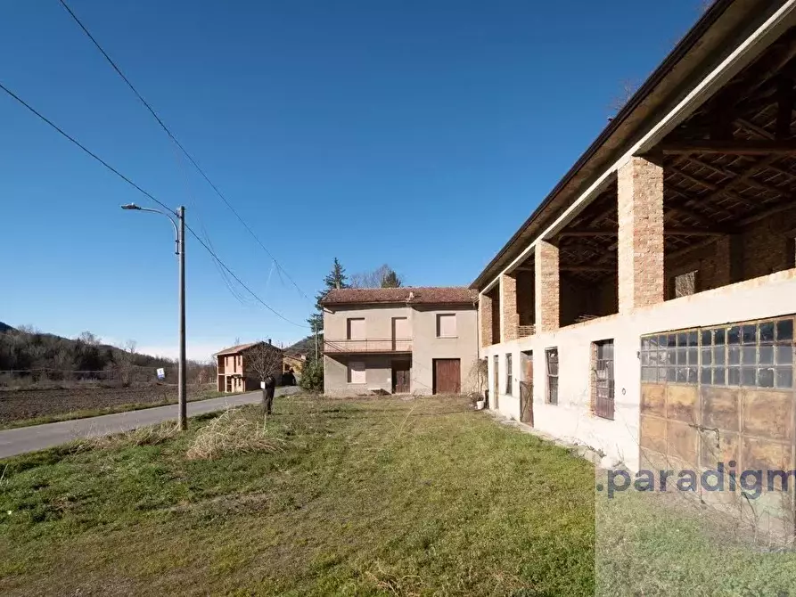Immagine 4 di Casa trifamiliare in vendita  in Frazione Roverassa a Alzano Scrivia