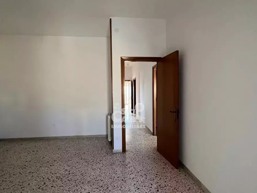 Immagine 13 di Casa trifamiliare in affitto  a Marsala