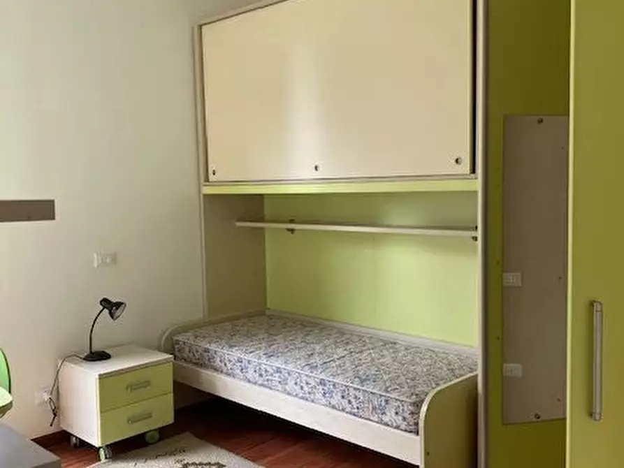 Immagine 28 di Casa trifamiliare in affitto  in VIA RONCHI a Milano