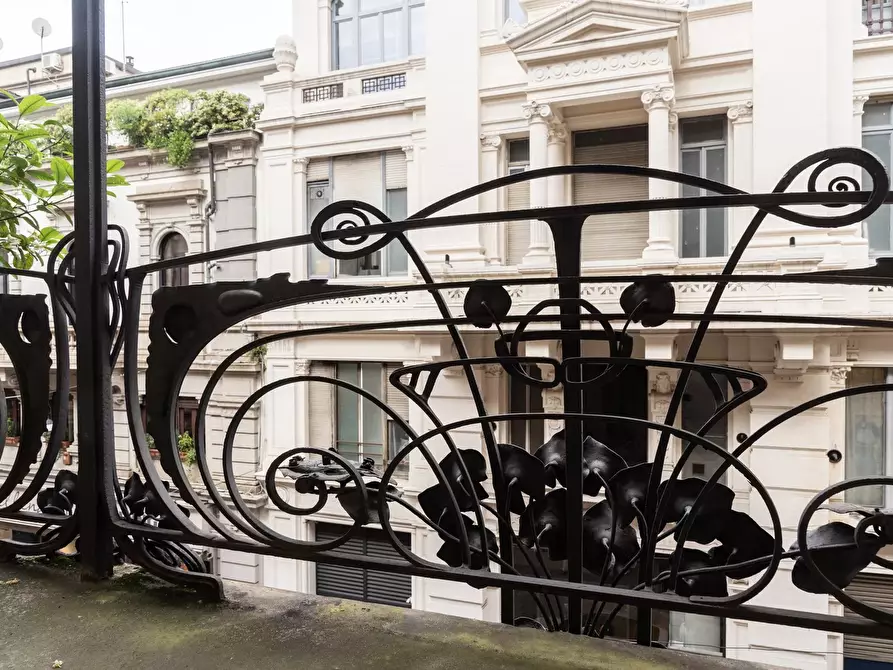 Immagine 30 di Castello in affitto  in Via Spadari a Milano