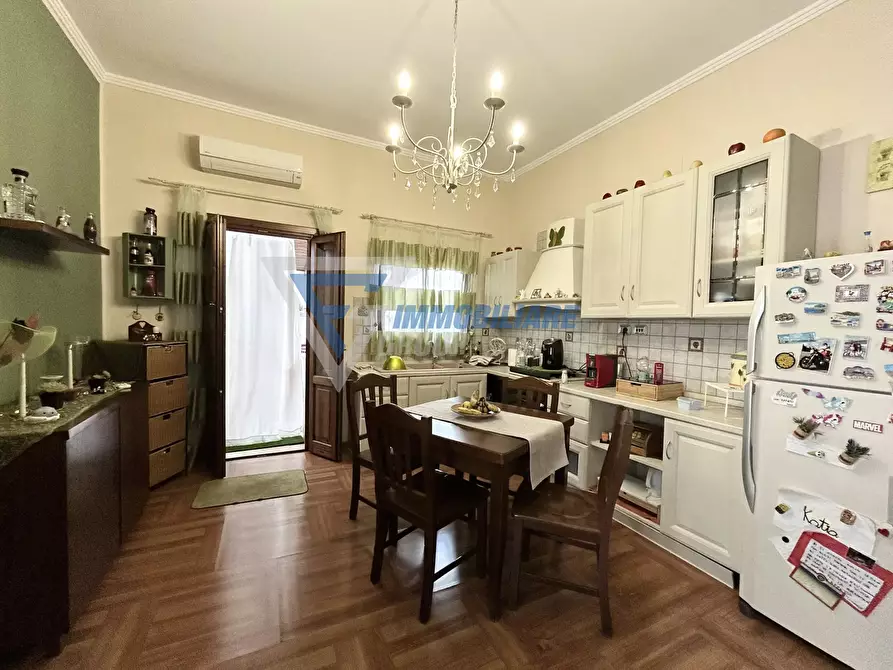 Immagine 2 di Casa trifamiliare in vendita  in Via Fratelli Sollecito a Siracusa