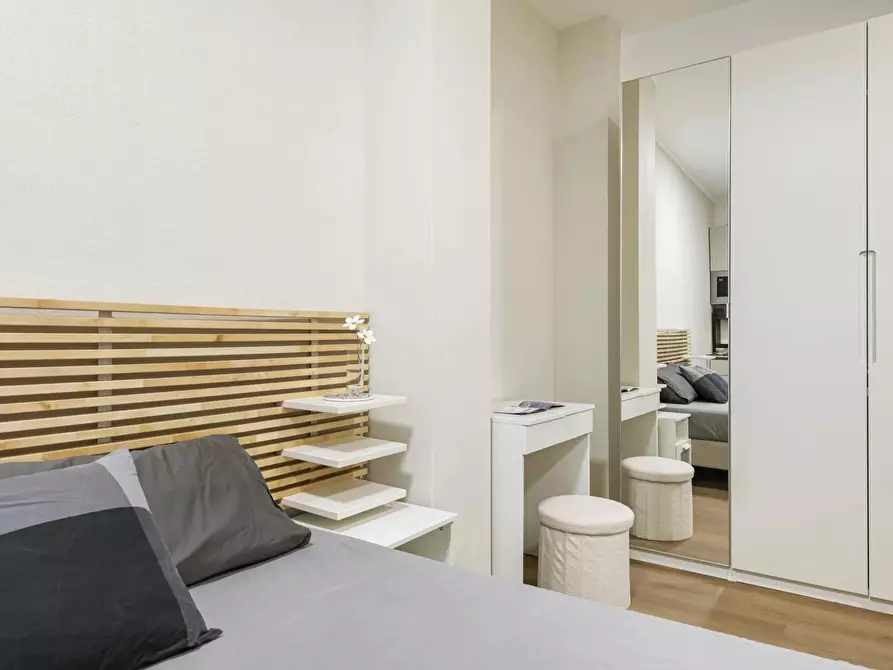 Immagine 8 di Casa trifamiliare in affitto  in Via Alfredo Cappellini, 20 a Milano