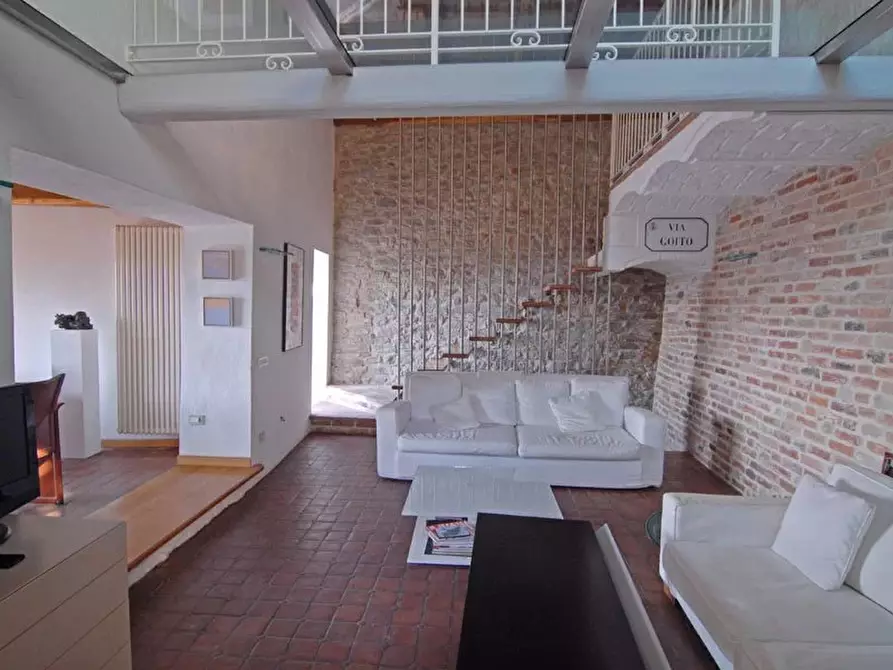 Immagine 4 di Casa trifamiliare in vendita  a Monforte D'alba