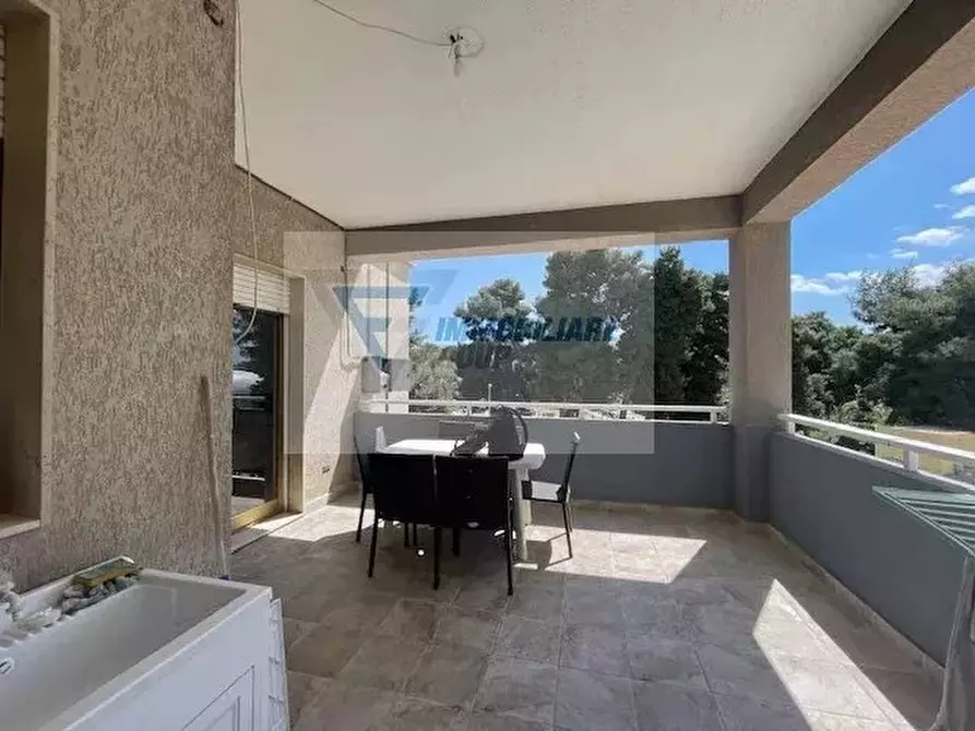 Immagine 9 di Casa trifamiliare in vendita  in Viale Vittorio Veneto a Floridia