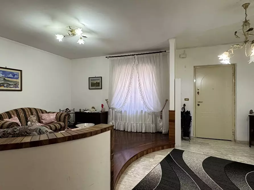 Immagine 2 di Casa trifamiliare in vendita  in Vico II San Venere a Altilia