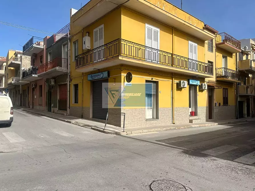 Immagine 1 di Casa trifamiliare in vendita  a Buccheri