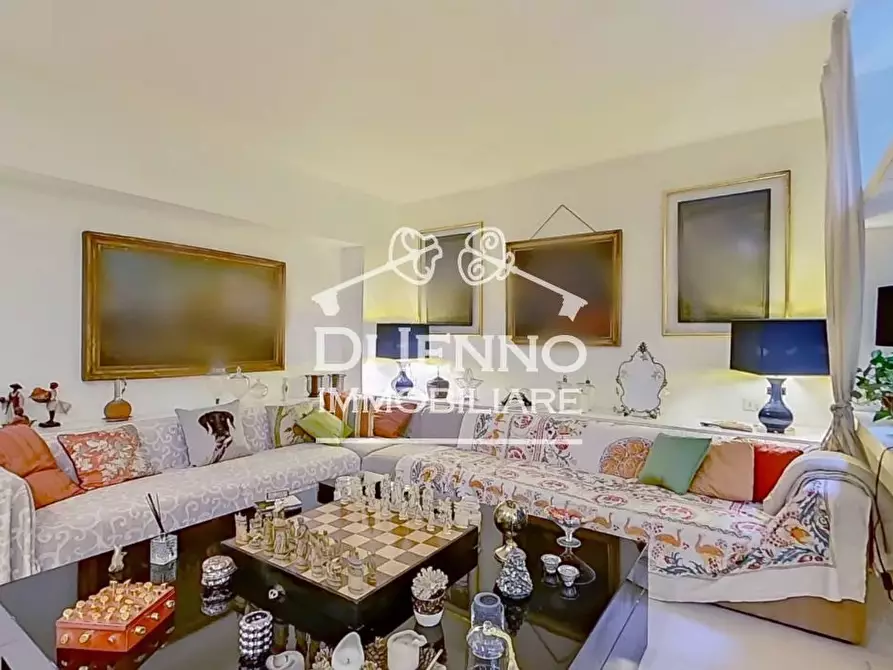 Immagine 6 di Casa trifamiliare in vendita  in Via dei Colli della Farnesina a Roma