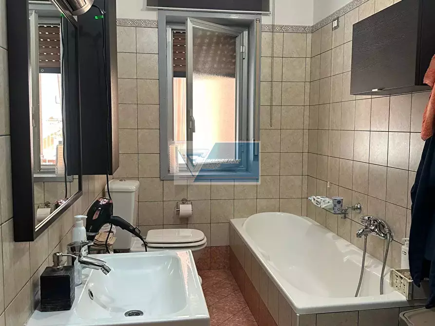 Immagine 15 di Casa trifamiliare in vendita  a Buccheri