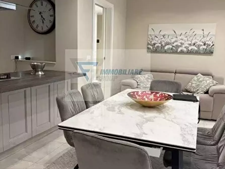 Immagine 30 di Casa trifamiliare in vendita  in Via San Giovanni a Buccheri
