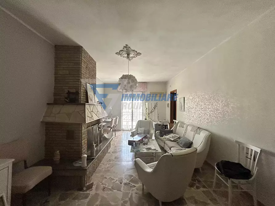 Immagine 2 di Casa trifamiliare in vendita  in Via Vincenzo Bellini a Floridia