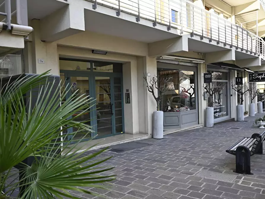 Immagine 13 di Casa trifamiliare in vendita  a Cattolica