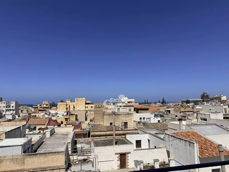 Immagine 1 di Casa trifamiliare in vendita  a Marsala