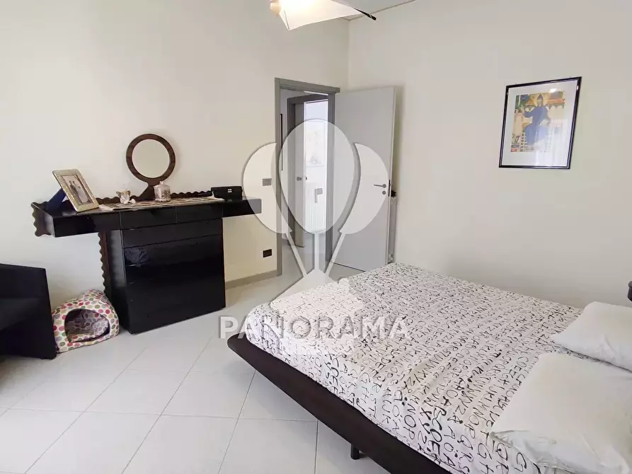 Immagine 47 di Casa trifamiliare in vendita  in Via Florio a Alcamo