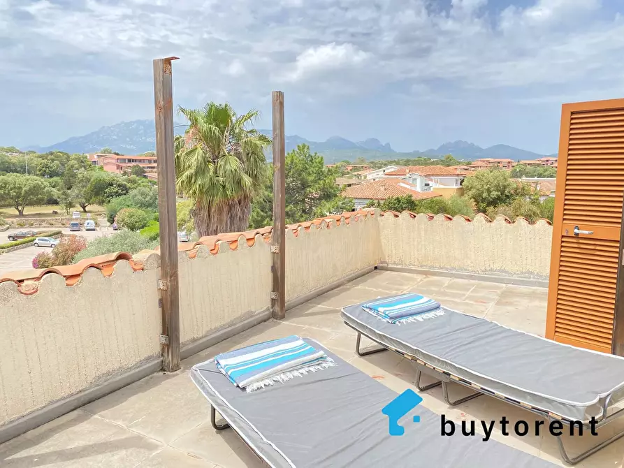 Immagine 1 di Casa trifamiliare in vendita  in Via Della Cava del tom, 1c a Olbia