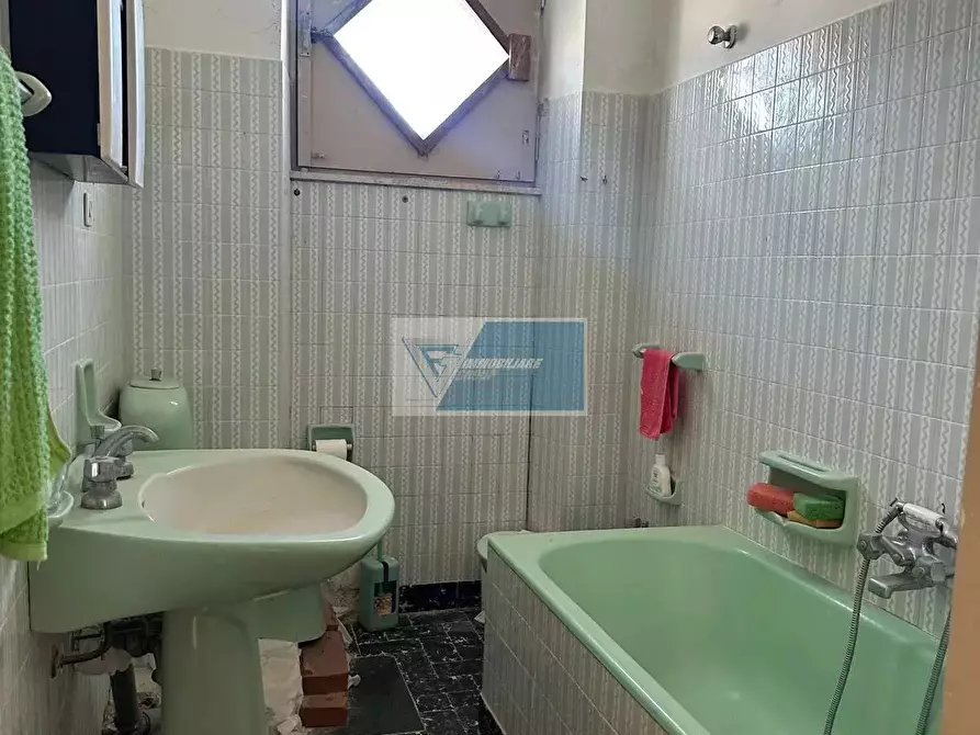 Immagine 9 di Casa trifamiliare in vendita  a Buccheri