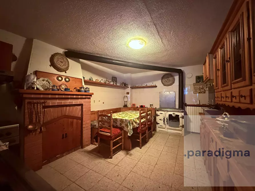 Immagine 17 di Casa trifamiliare in vendita  a Alluvioni Cambio'