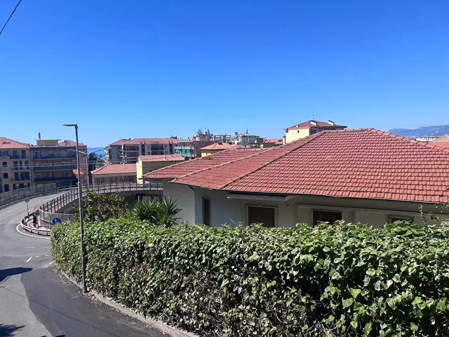 Immagine 2 di Casa trifamiliare in vendita  a Ventimiglia
