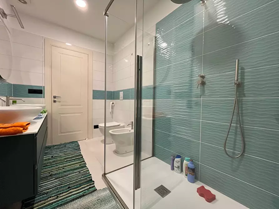 Immagine 15 di Casa trifamiliare in vendita  in Via Parma a Chiavari