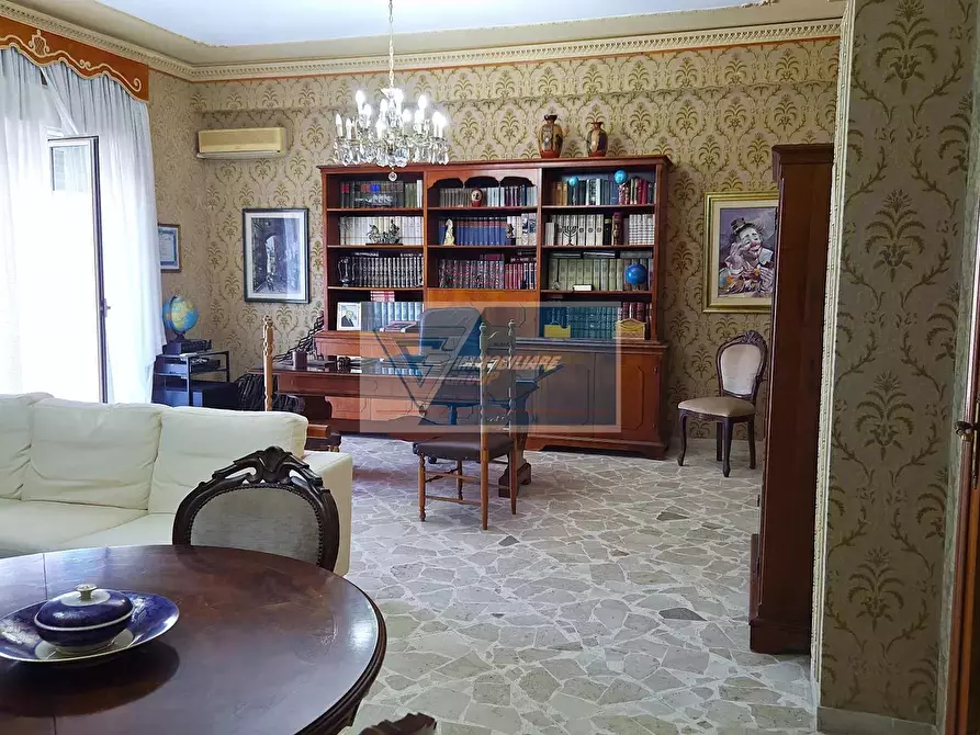 Immagine 4 di Casa trifamiliare in vendita  in Piazza Sgroi a Noto