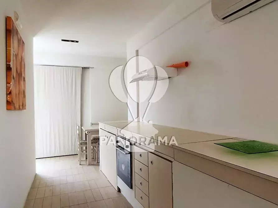 Immagine 13 di Casa trifamiliare in vendita  a Castelvetrano