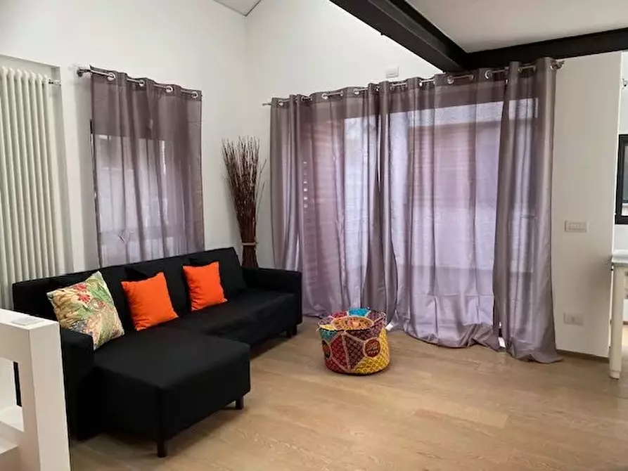 Immagine 5 di Casa trifamiliare in affitto  in PIAZZA DERGANO, 3. a Milano