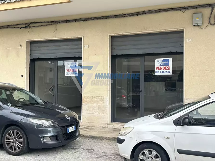 Immagine 3 di Casa trifamiliare in vendita  in via avola a Siracusa