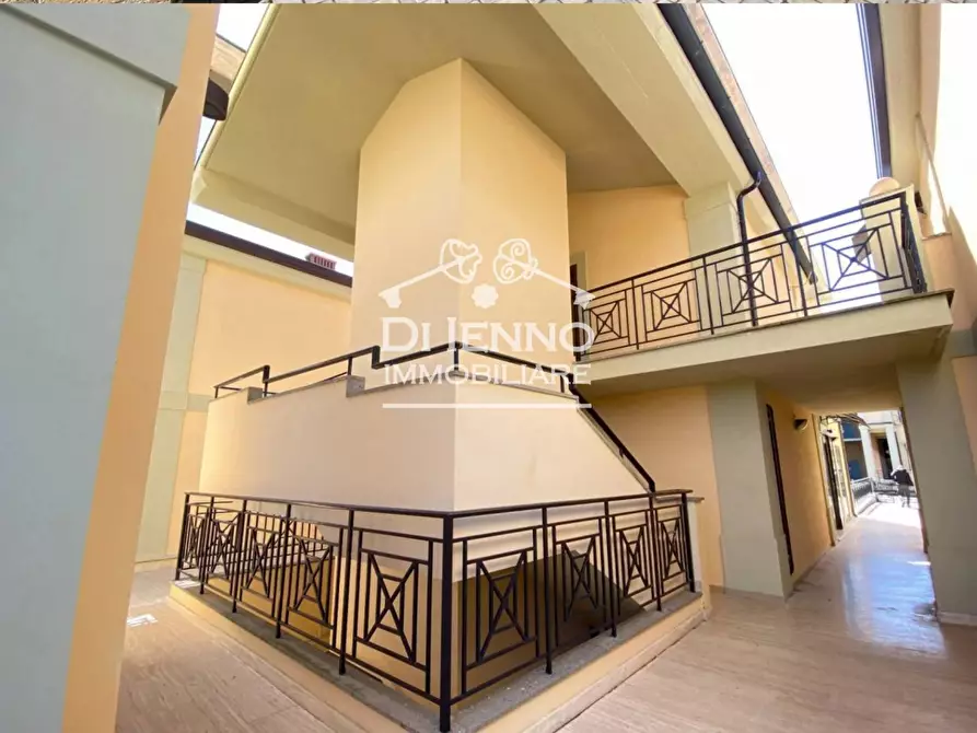 Immagine 18 di Casa trifamiliare in vendita  in Via di Marco Simone, 80 a Guidonia Montecelio