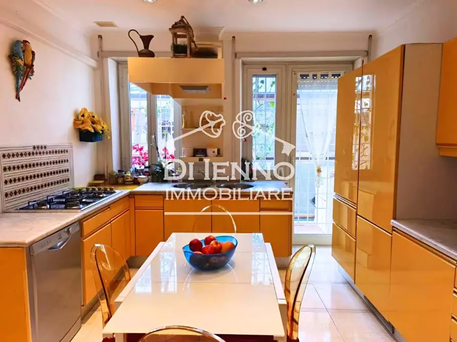 Immagine 10 di Casa trifamiliare in vendita  in Via Campodimele, 75 a Roma