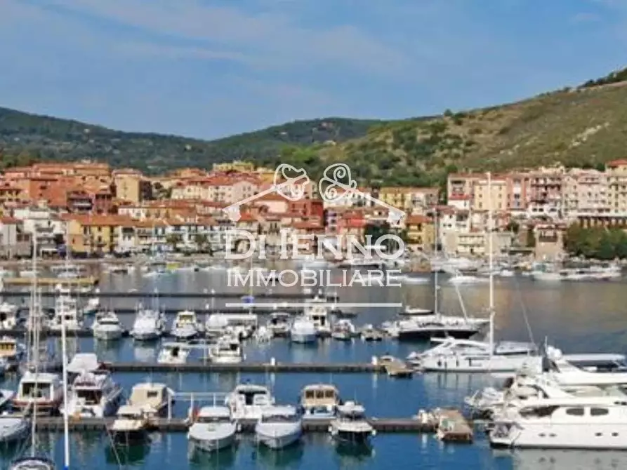 Immagine 1 di Negozio in vendita  in Marina di Grosseto a Grosseto