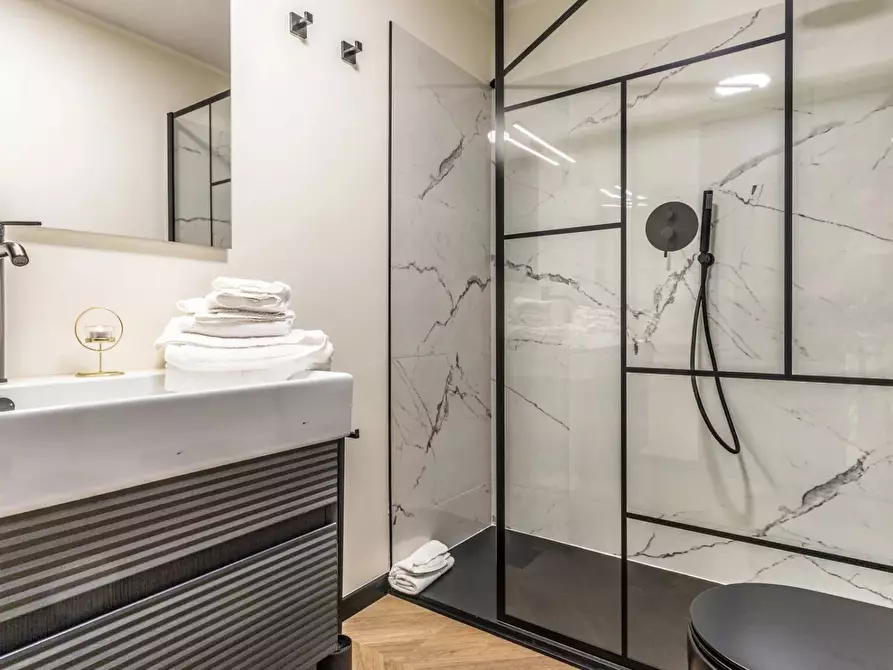 Immagine 10 di Casa trifamiliare in vendita  in Via Mario Angeloni, 107 a Perugia