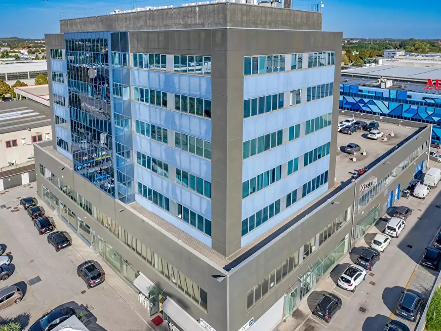 Immagine 1 di Castello in vendita  a Padova