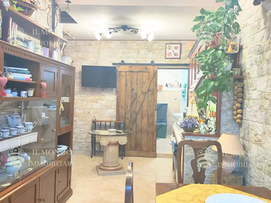 Immagine 49 di Casa trifamiliare in vendita  in Viale Luigi Greco Cretone a Palombara Sabina