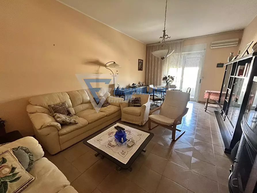 Immagine 2 di Casa trifamiliare in vendita  in Via Cassaro a Siracusa