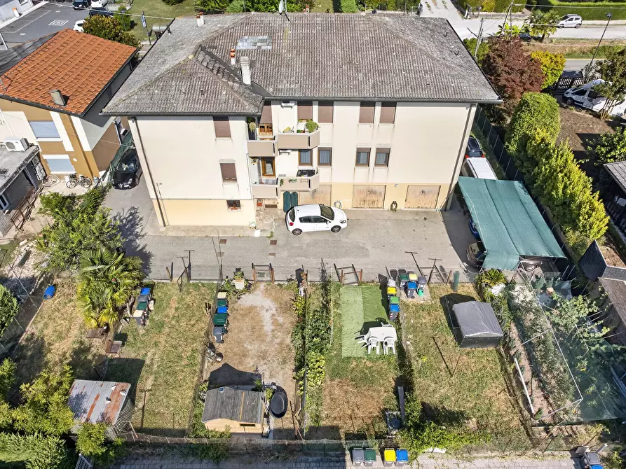 Immagine 47 di Casa trifamiliare in vendita  a Campagna Lupia