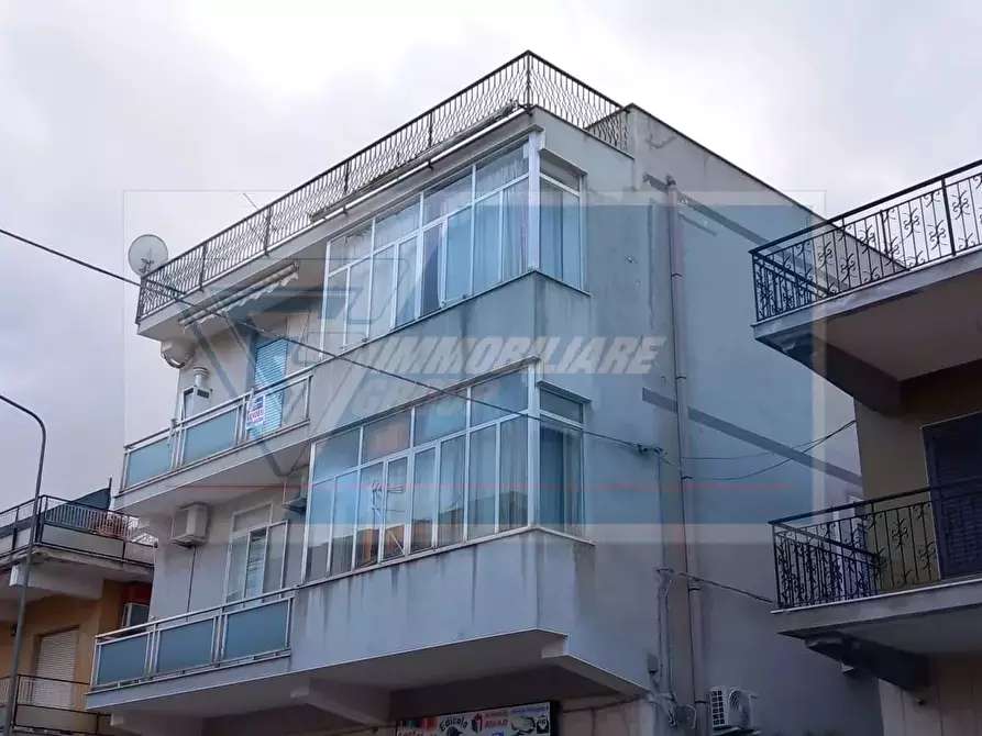 Immagine 3 di Casa trifamiliare in vendita  in Via Siracusa 6 a Buccheri