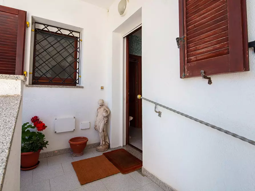 Immagine 30 di Casa trifamiliare in vendita  in Via Brancaleoni Delfina a Arzachena