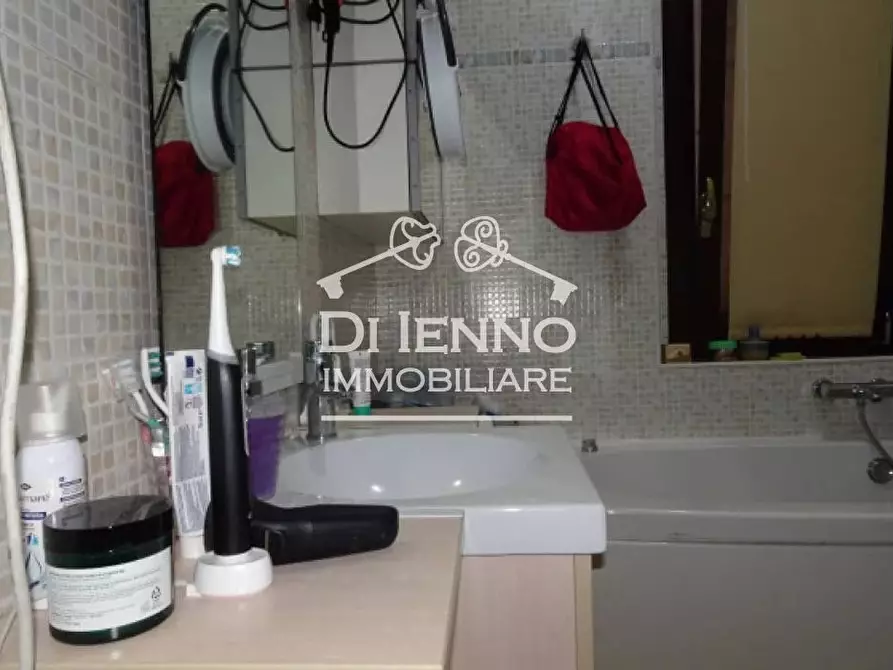 Immagine 13 di Casa trifamiliare in vendita  in Piazza della Radio a Roma