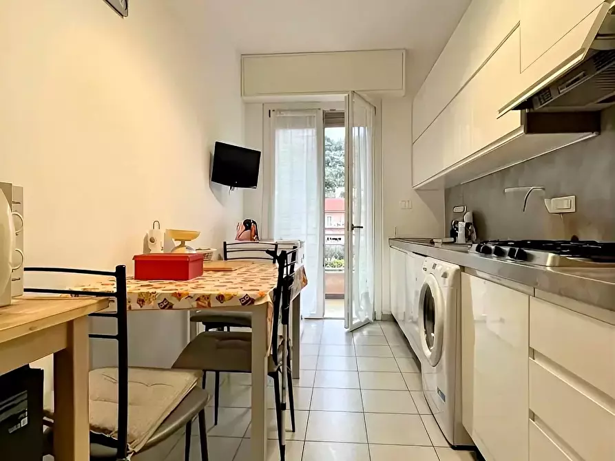 Immagine 6 di Casa trifamiliare in vendita  in Via XXV Aprile a Avegno