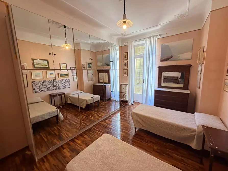 Immagine 13 di Casa trifamiliare in vendita  in Via Cavour, 29 a Ventimiglia