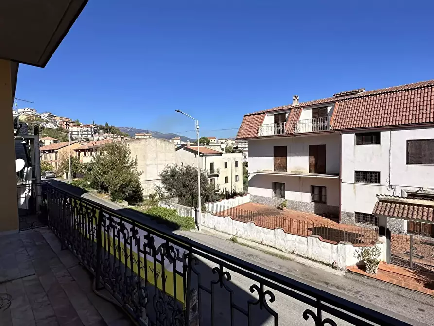 Immagine 12 di Casa trifamiliare in vendita  in Viale della Repubblica, 34 a Altomonte