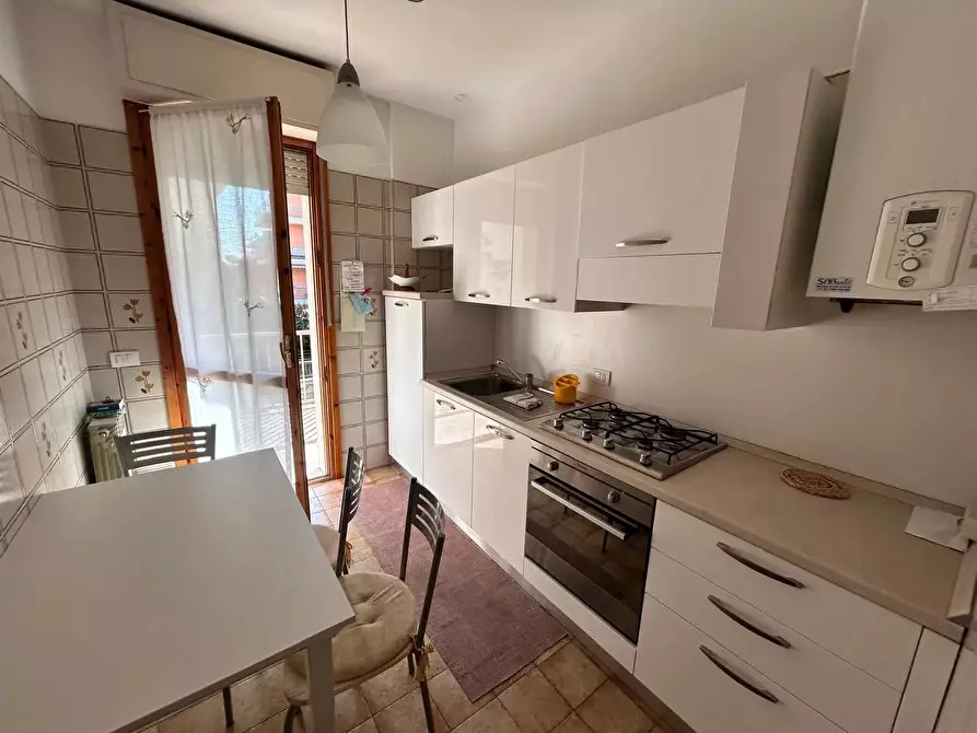 Immagine 2 di Casa trifamiliare in affitto  a Ventimiglia