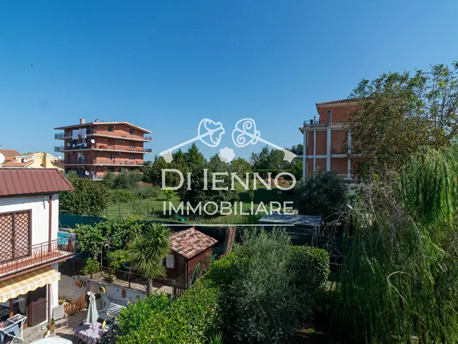 Immagine 30 di Casa trifamiliare in vendita  in Via Siziano a Roma