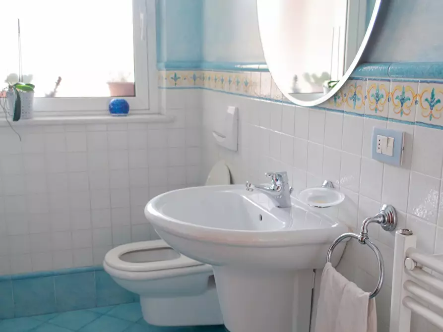 Immagine 30 di Casa trifamiliare in vendita  a Ventimiglia