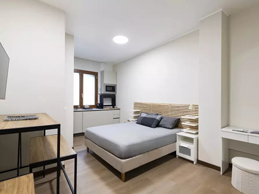 Immagine 1 di Casa trifamiliare in affitto  in Via Alfredo Cappellini, 20 a Milano