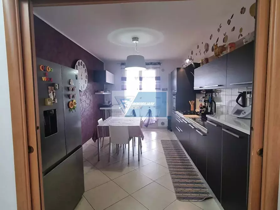 Immagine 5 di Casa trifamiliare in vendita  in Piazza Carlo Cavarra, 10 a Buccheri