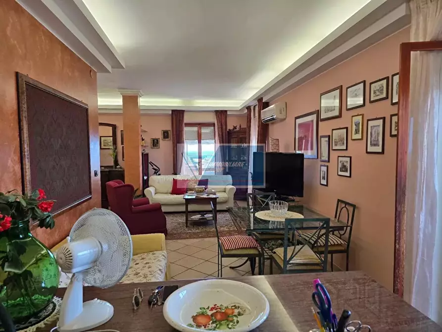 Immagine 21 di Casa trifamiliare in vendita  a Buccheri